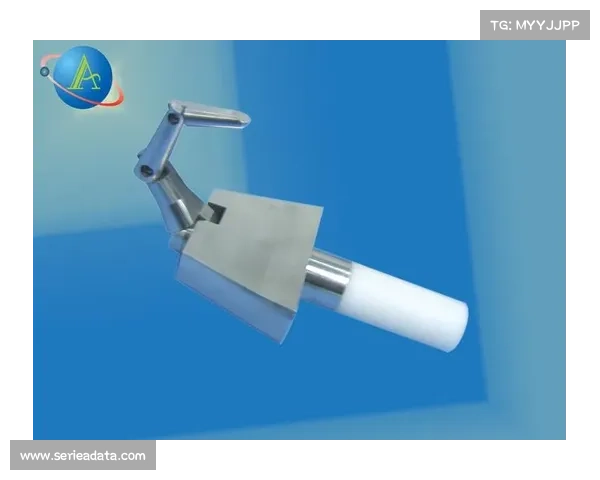 “弯指曲面”手套回归呼声高，选手安全与比赛公平性受关注